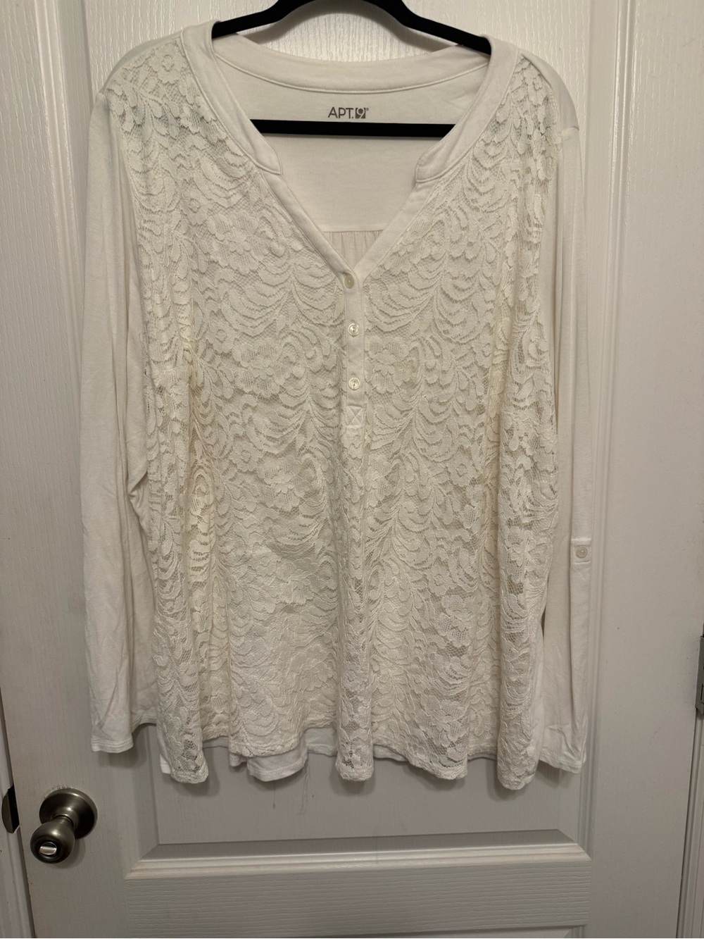 Apt. 9 Henley Blouse Featuring A Delicate Lace Overlay On Front Size 3X